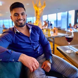 Photo of Vinuja F.