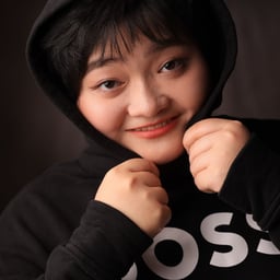 Photo of Vivian L.