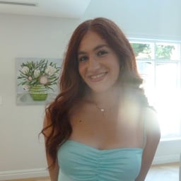 Photo of Lara V.