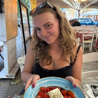 Photo of Ava G.