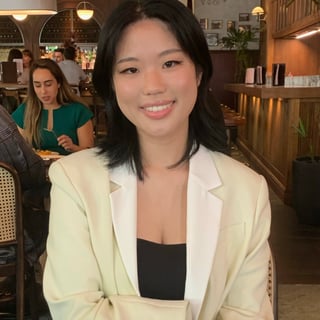 Photo of Joanna L.