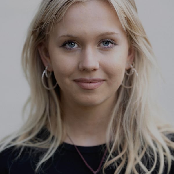 Eve G.