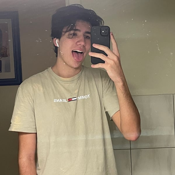 Lachlan O.
