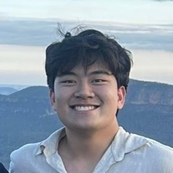 Simon L.