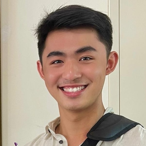Alex L.