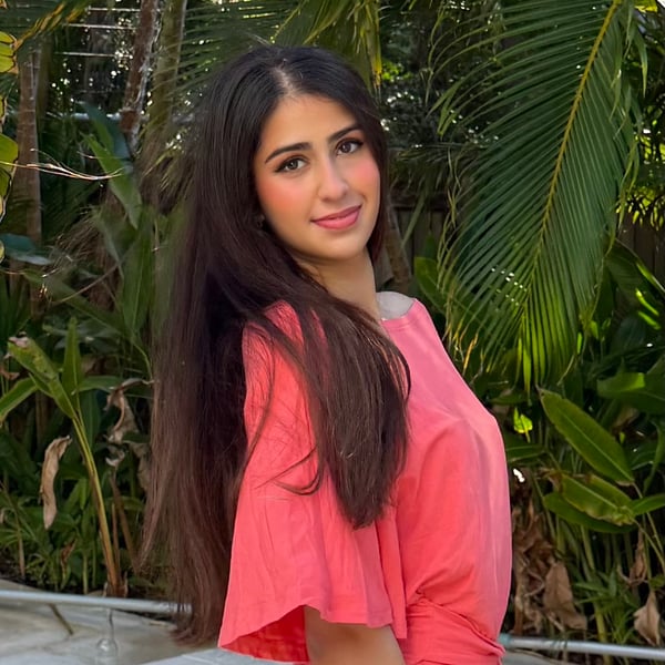 Naysa K.